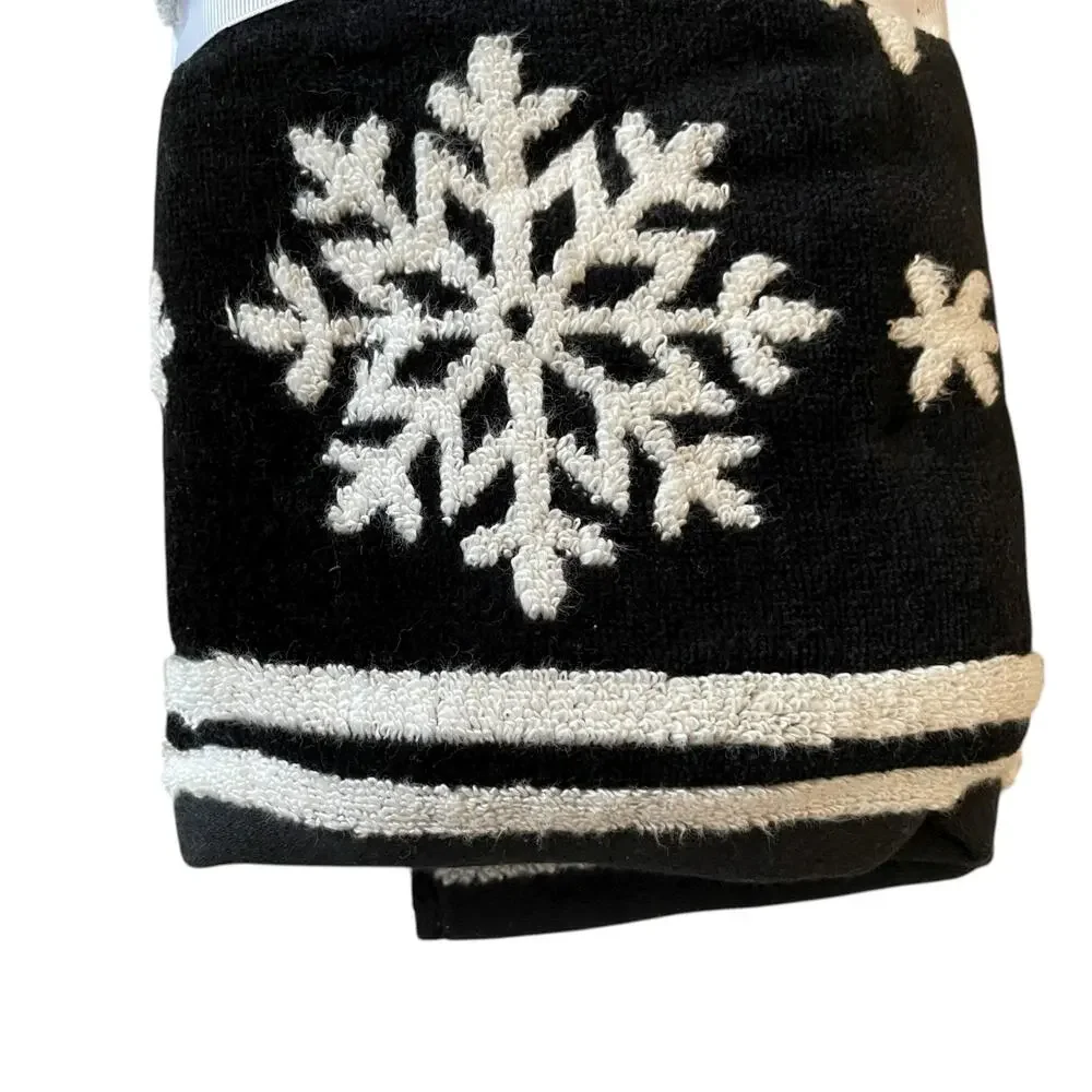 Tahari Christmas SNOWFLAKE Hand Towels 18x28 Coton Black & White Set of 2 New